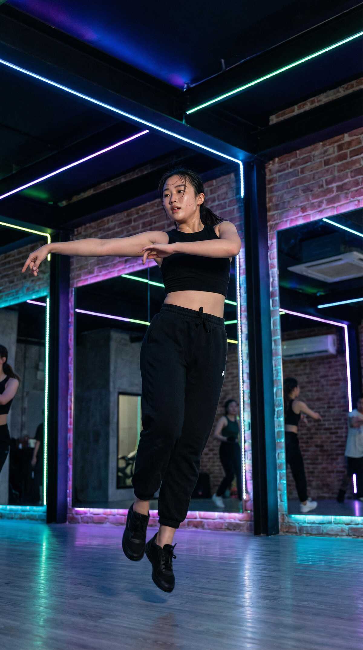 糖心文化研究员周雅文